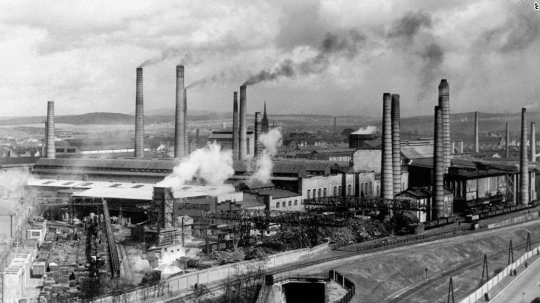 Chimeneas de la fundición principal de Skoda en Pilsen, entonces parte de Checoslovaquia, el 29 de agosto de 1938.