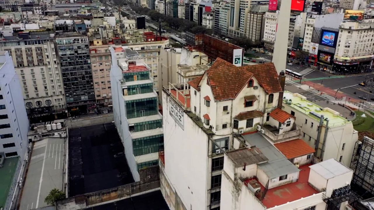 CNNE 1084122 - ¿una casa sobre un edificio? aqui te contamos la historia