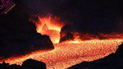 CNNE 1085532 - impactantes fotografias nocturnas del volcan de la palma