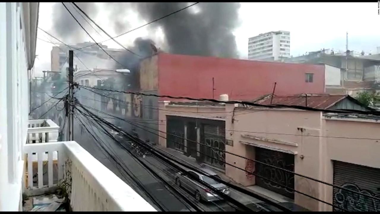 CNNE 1085776 - exmilitares irrumpen en el congreso de guatemala