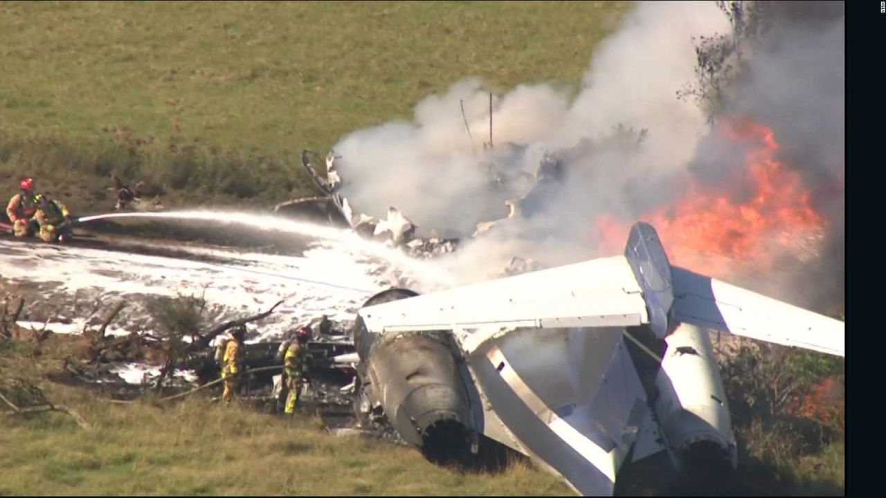 CNNE 1086372 - 5 cosas- se estrella un avion cerca de houston