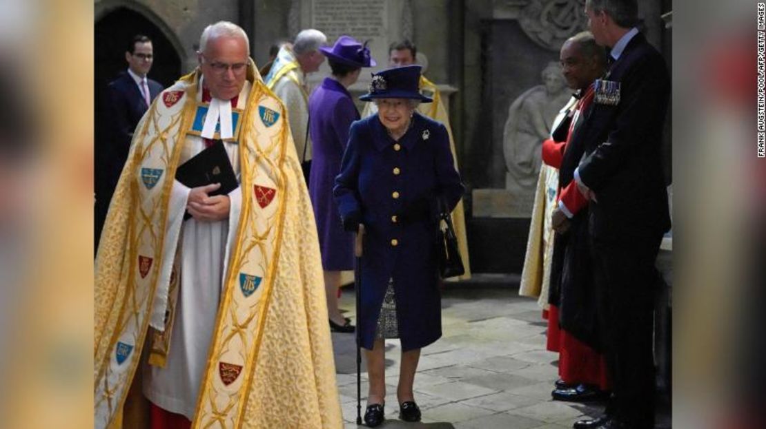 La reina utilizó un bastón en los actos de la semana pasada.