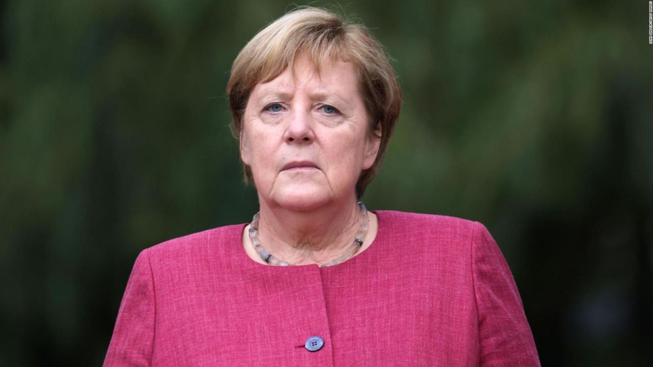 CNNE 1087954 - despiden a merkel de consejo europeo con emotivo mensaje