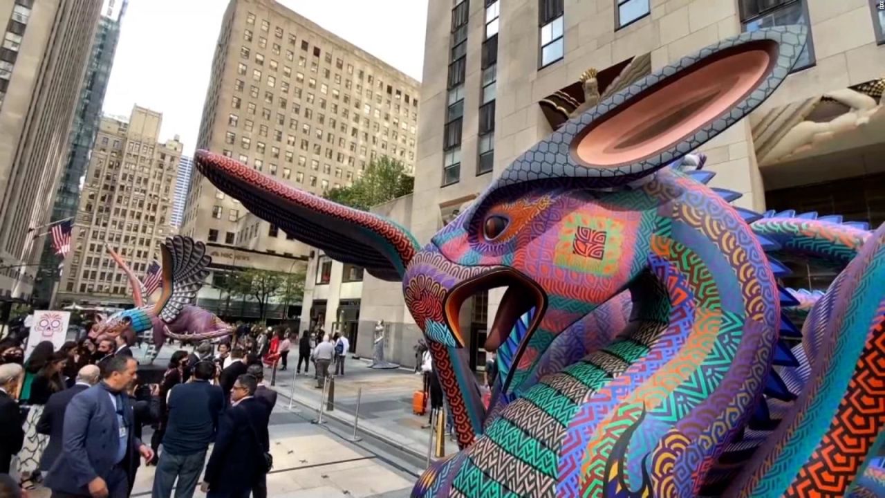 CNNE 1088408 - alebrijes mexicanos gigantes llegan a nueva york