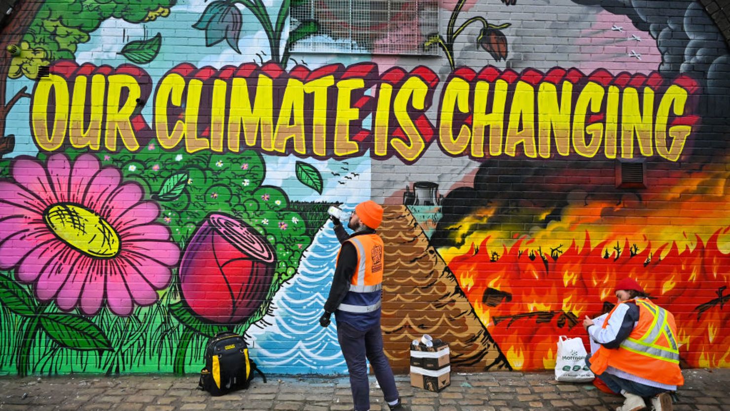 CNNE 1088996 - glasgow builds up to hosting cop26 climate summit