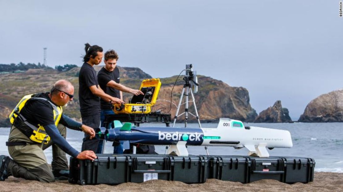 Bedrock Ocean Exploration utiliza un submarino eléctrico autónomo equipado con sonares, cámaras y láseres.