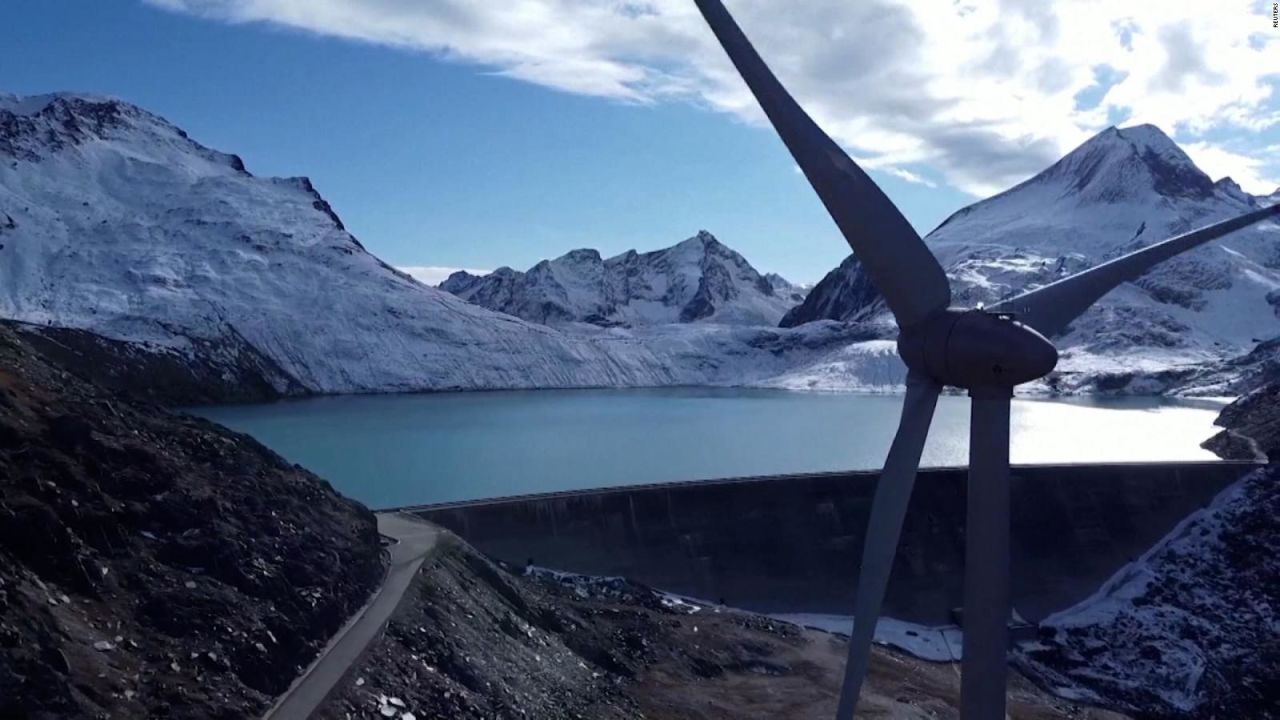 CNNE 1090341 - el cambio climatico en glaciares suizos visto por un dron