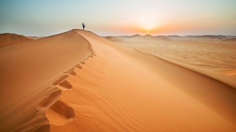 7. Omán: dirígete a este país del Medio Oriente para realizar safaris por el desierto y visitar lugares históricos incluidos en la lista de la Unesco, como el Fuerte Bahla. Justin Foulkes / Lonely Planet