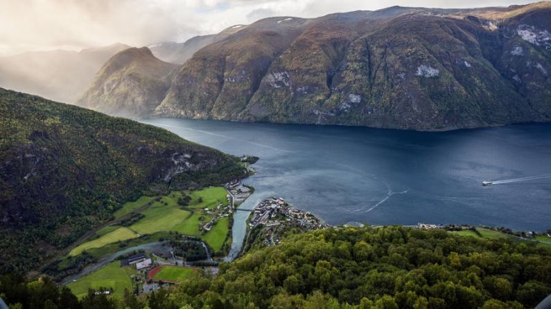 2. Noruega: desde los majestuosos fiordos hasta el flamante Museo Munch de Oslo, esta nación nórdica tiene algo para cada tipo de viajero. Nick Fox / Alamy