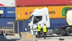 CNNE 1091749 - deficit de camioneros en espana podria causar retrasos de abastecimiento