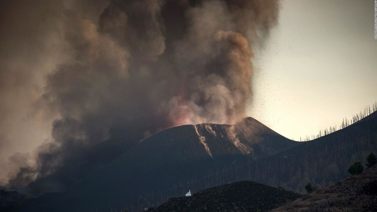 CNNE 1091893 - las imagenes del volcan cumbre vieja siguen impactando