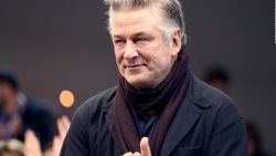 CNNE 1093012 - alec baldwin se disfraza para halloween junto a su familia