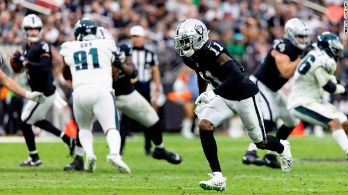 El receptor abierto de los Raiders de Las Vegas, Henry Ruggs III, en un partido contra los Eagles de Filadelfia el 24 de octubre de 2021 en Las Vegas.