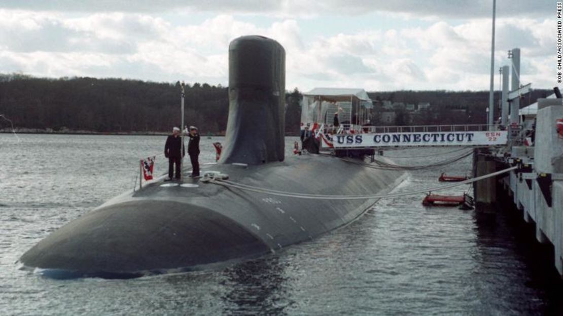 El USS Connecticut fue encargado en Groton, Connecticut el 11 de diciembre de 1998.