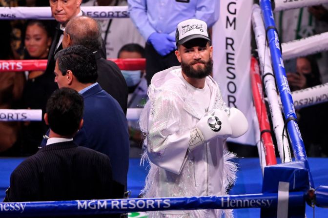 Caleb Plant antes de comenzar la pelea.