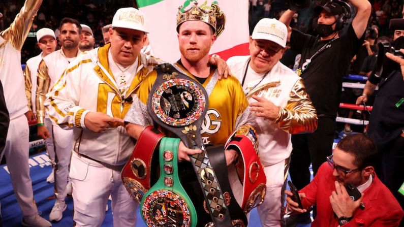 Histórico: Saúl "Canelo" Álvarez, campeón indiscutible de los pesos supermedianos.