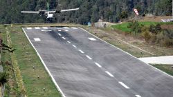 CNNE 1097436 - 5 de los aeropuertos en los que es mas dificil aterrizar