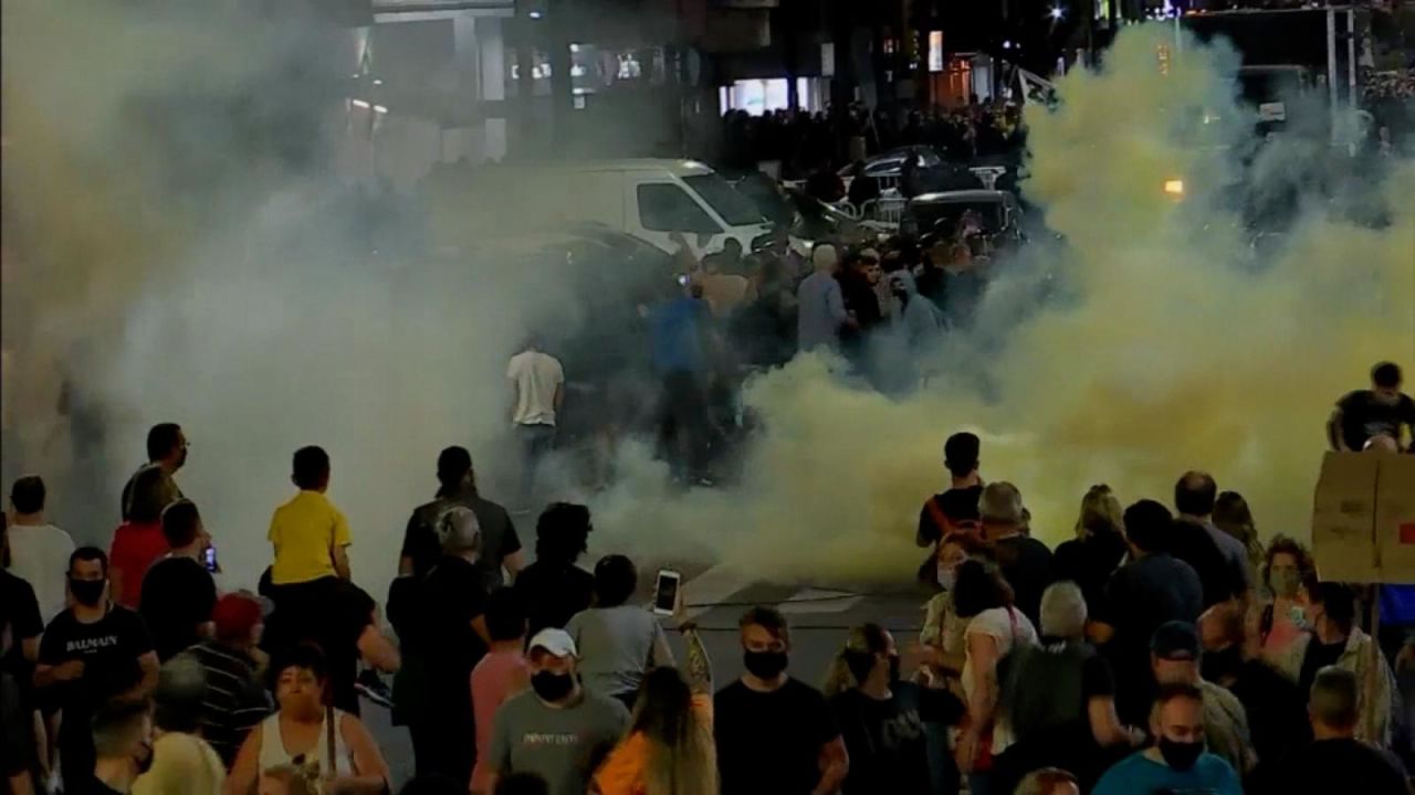 CNNE 1097521 - 5 cosas- enfrentamientos durante protesta en argentina