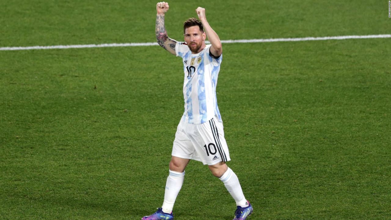 CNNE 1099151 - asi llega messi para enfrentar a uruguay