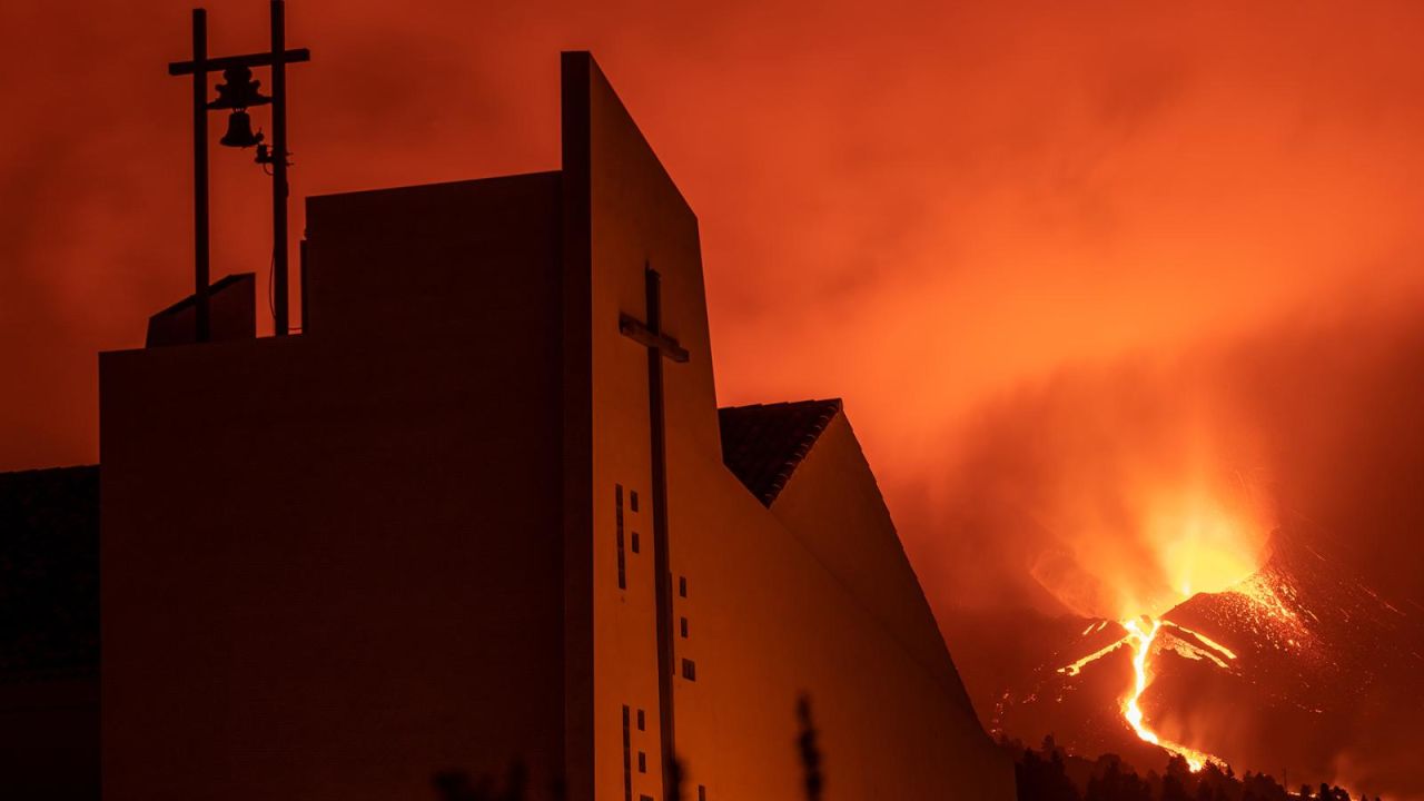 CNNE 1100250 - ¿que incidencia tiene dios en el volcan de la palma?