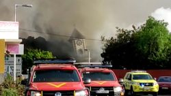 CNNE 1100383 - lo que sintio cuando la lava derrumbo su iglesia en la palma