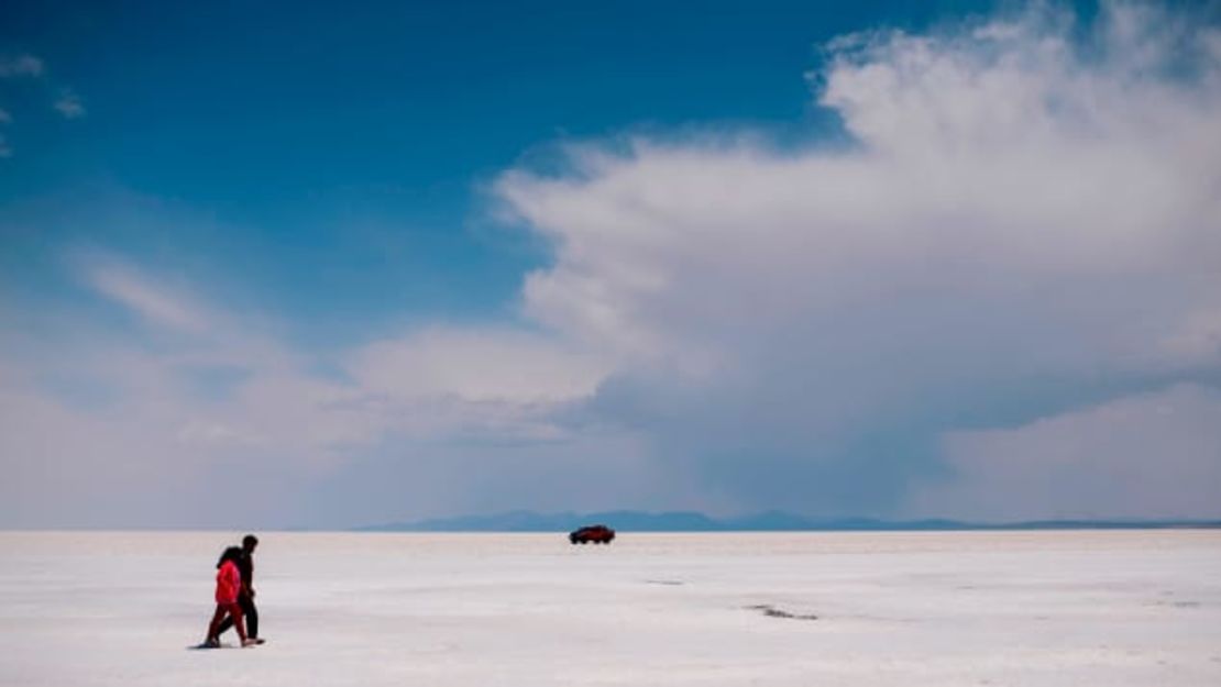 El Salar de Uyuni, el más grande del mundo, es uno de los paisajes de otro mundo de Bolivia. Ronaldo Schemidt / AFP a través de Getty Images