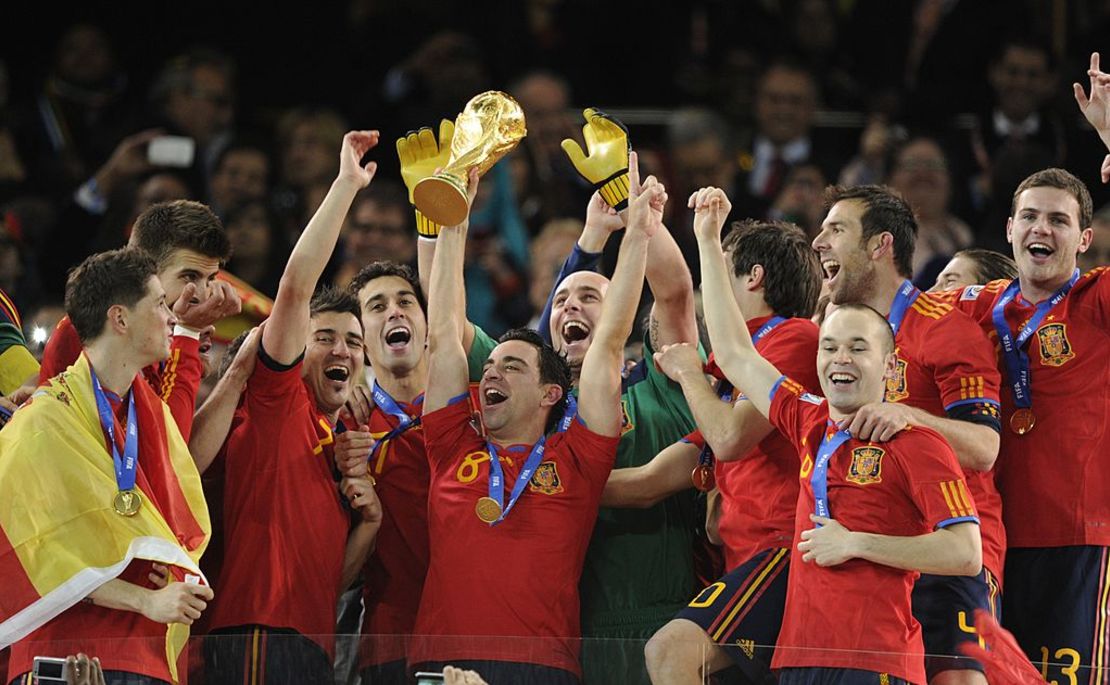 España tras coronarse en el mundial de Sudáfrica 2010. Crédito: JAVIER SORIANO/AFP via Getty Images