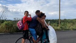 CNNE 1103358 - mas de 100 migrantes realizan travesia por mexico en bicicleta