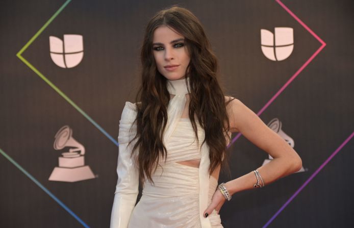 La joven cantante brasileña Giulia Be estaba nominada a mejor artista nueva en los Latin Grammy.