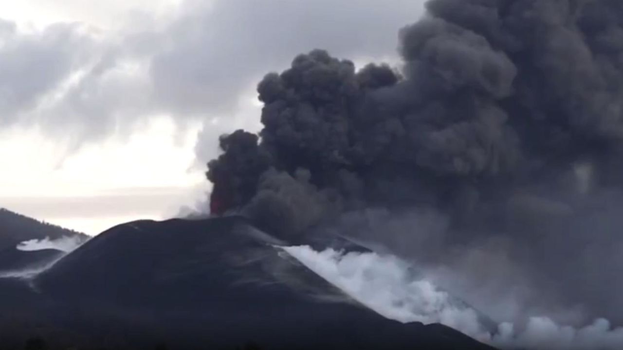 CNNE 1103445 - volcan cumbre vieja causa perdidas millonarias