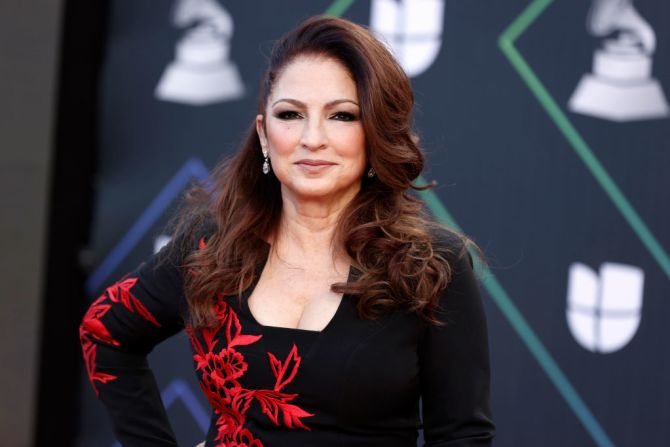 Gloria Estefan será la encargada de abrir la edición 22 de los Latin Grammy en una presentación Anitta, Carlinhos Brown, Laércio da Costa, Pedro Capó, Farina, Giulia Be y Diego Torres.