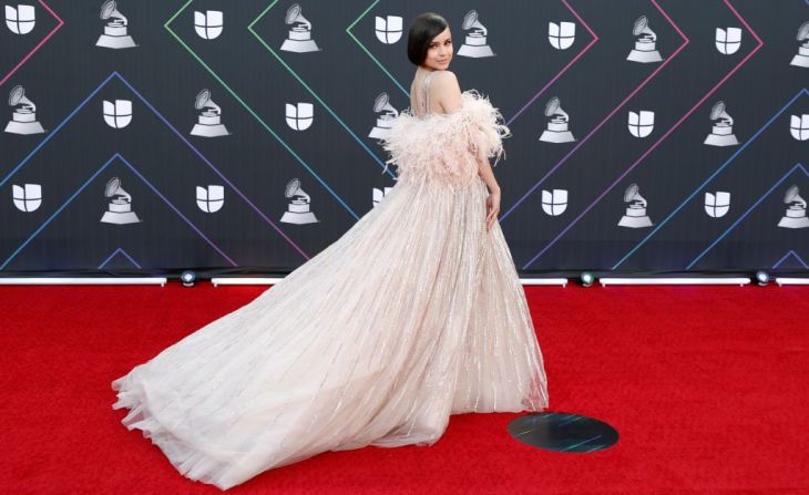 Sofia Carson es la Embajadora Global de la Fundación Cultural Latin Grammy de este año.