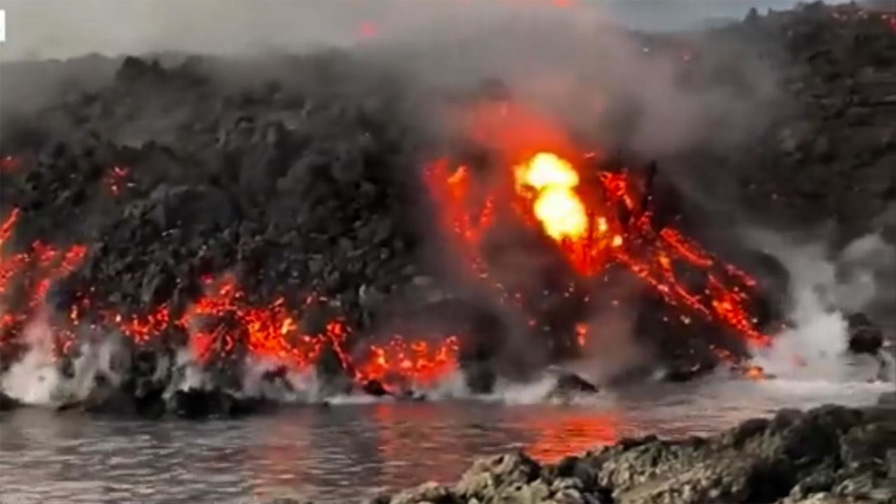 CNNE 1103544 - mira lo que ha crecido la isla de la palma tras la primera erupcion