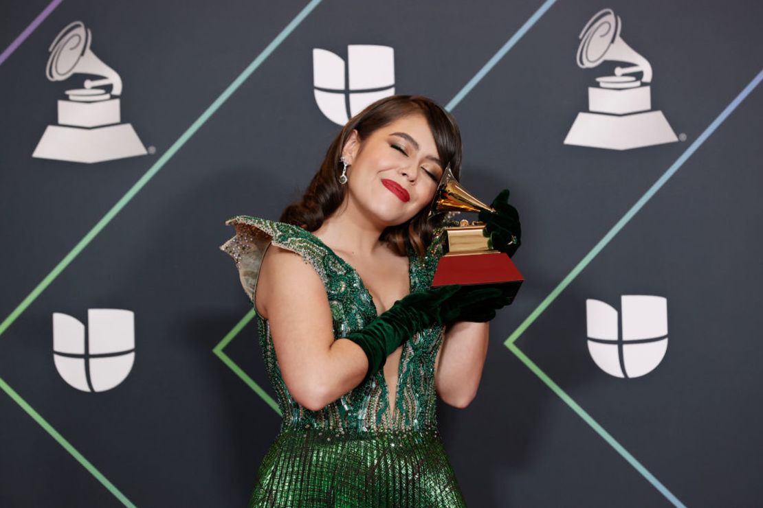 CNNE 1103635 - 22nd annual latin grammy awards - press room