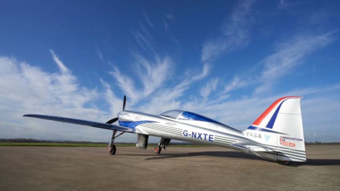 La aeronave utiliza un tren motriz eléctrico de 400 kW y el paquete de baterías de propulsión con mayor densidad de potencia jamás construido en la industria aeroespacial, según Rolls-Royce. Crédito:Jane Stockdale / Rolls-Royce