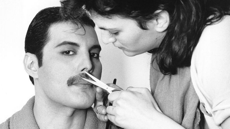 En septiembre de 2016, en el marco del que sería el cumpleaños número 70 de Freddie Mercury, el fotógrafo Richard Young -también amigo del cantante- dio a conocer la exhibición "A Kind of Magic", que incluía fotos inéditas hasta ese entonces sobre el mundo privado e íntimo del vocalista de Queen. A continuación, te presentamos las imágenes.