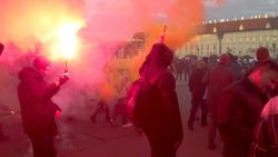 CNNE 1105435 - austriacos se vuelcan a las calles contra nuevo confinamiento por covid-19