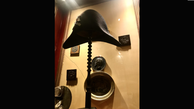 El sombrero de Napoleón en Le Procope