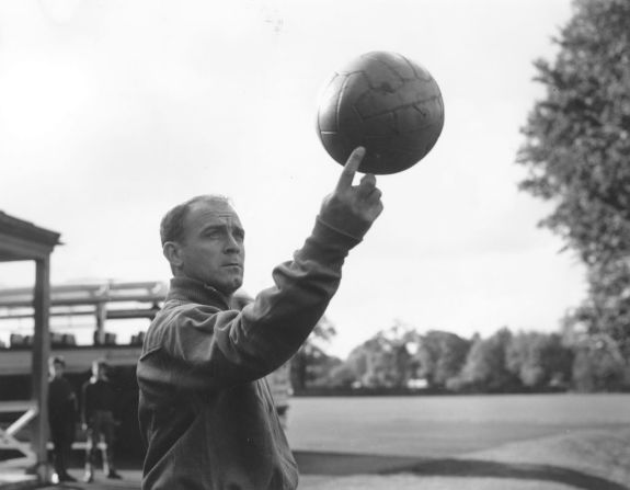 Y entre los primeros ganadores del Balón de Oro, en 1957 y 1959, está el argentino nacionalizado español Alfredo Di Stéfano.