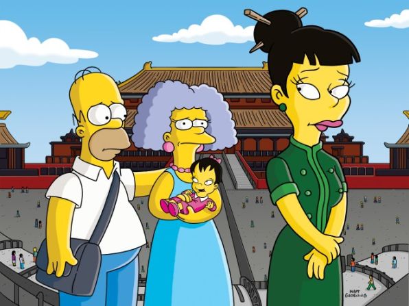 Las "predicciones" de Los Simpson. En el episodio de 2005 "Goo Goo Gai Pan", la familia viaja a China para adoptar un bebé. El clan Simpson se detiene en la Plaza Tiananmen de Beijing, donde encuentran un letrero que dice: "En este sitio, en 1989, no pasó nada". El episodio fue borrado de Disney + en Hong Kong. Mira más predicciones →