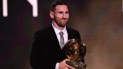 CNNE 1109224 - messi-agrega-a-su-carrera-el-septimo-balon-de-oro