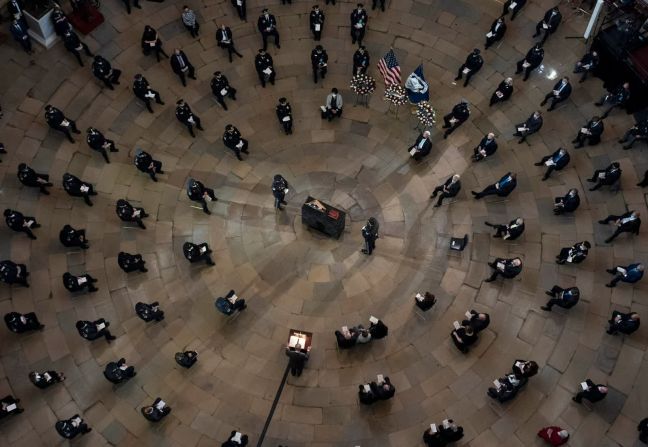 3 de febrero — el agente de policía del Capitolio de Estados Unidos, Brian Sicknick, fue homenajeado en la Rotonda del Capitolio de Estados Unidos. Sicknick, de 42 años, murió en enero, un día después de defender el Capitolio de los alborotadores pro Trump que irrumpieron en el edificio. El agente sufrió derrames cerebrales y murió por causas naturales, según Francisco Díaz, médico forense jefe de Washington. Díaz le dijo a The Washington Post que "todo lo que sucedió" el 6 de enero "jugó un papel en su condición".