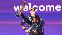 CNNE 1112869 - hamilton brilla y la definicion de la f1 sera epica