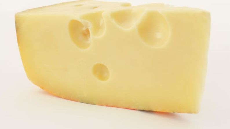 El queso Jarlsberg, dulce y con sabor a nuez, es el más famoso de Noruega.