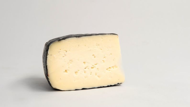El queso gubbeen es el más apreciado de Irlanda. Tiene una bonita corteza arrugada, un interior blando y semiblando, y un sabor suave.