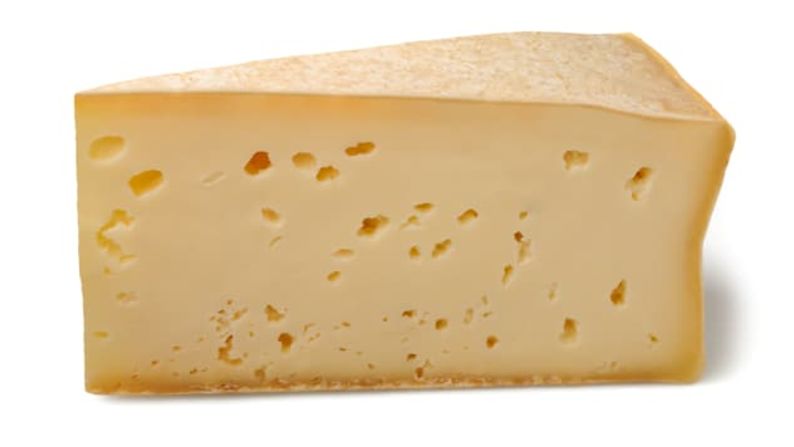 El queso bitto, en peligro de extinción, es uno de los quesos más caros.