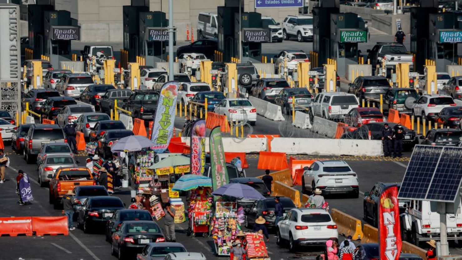 Algunas personas suelen aprovechar los días festivos para salir a vacacionar.
