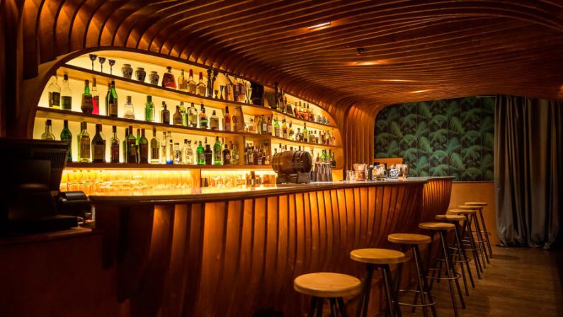 3. Paradiso, Barcelona, ​​España: Giacomo Giannotti's Paradiso es un bar clandestino de estilo mediterráneo, al que se accede por la puerta del congelador de un bar de pastrami.