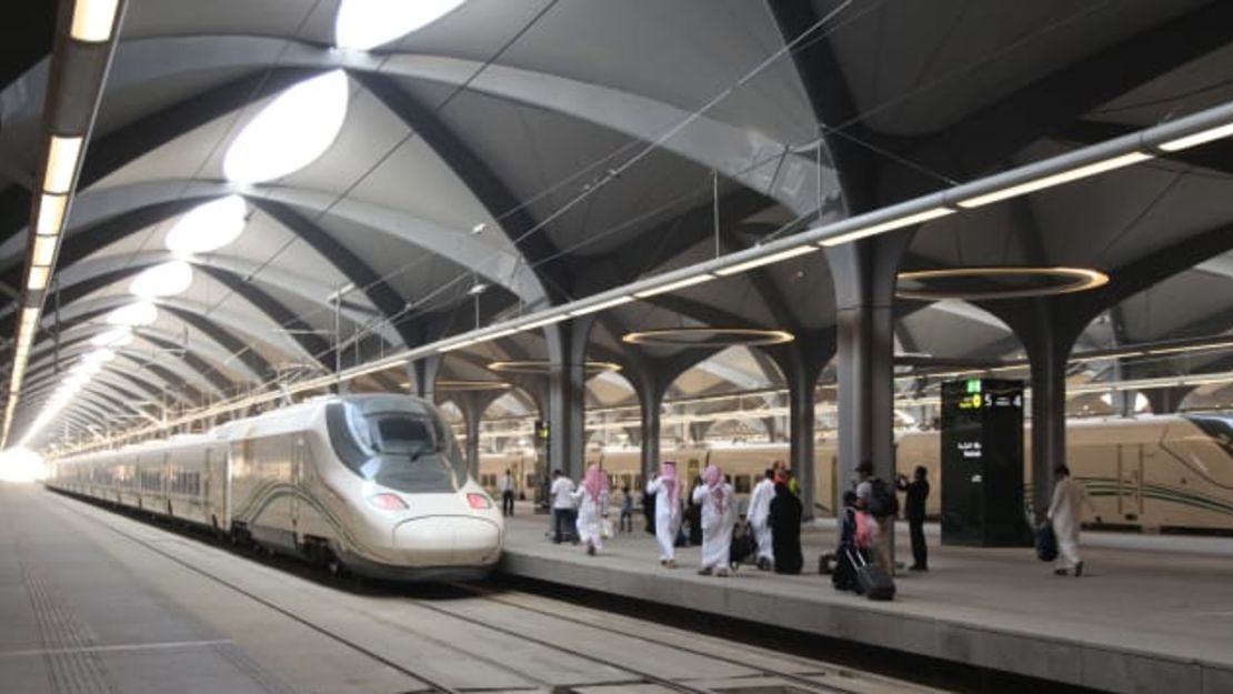 Los trenes Haramain de Arabia Saudita están modificados para hacer frente al calor del desierto.Crédito: Bandar Aldandani/AFP/Getty Images