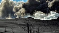 CNNE 1116393 - nuevas imagenes muestran la desolacion por efectos del volcan de cumbre vieja